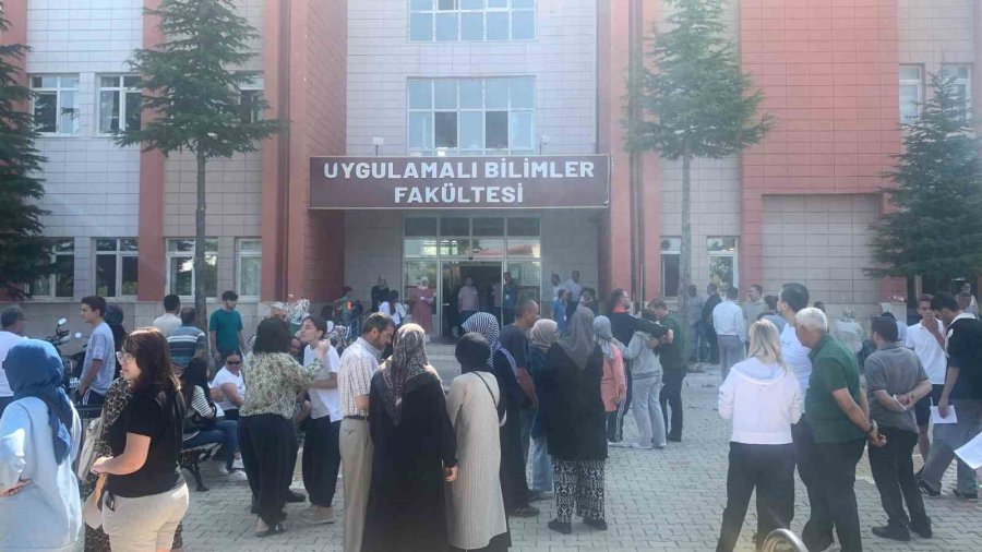 Karaman’da Yks’nin İkinci Oturumu Ayt Başladı