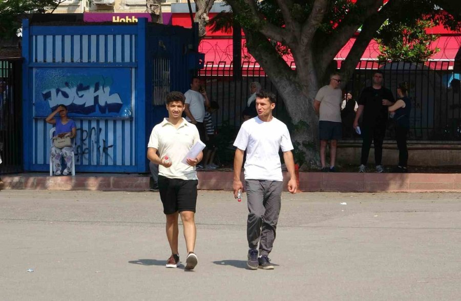 Bu Kez Geç Kalan Olmadı: Mersin’de Yks’nin İkinci Oturumu Ayt Başladı