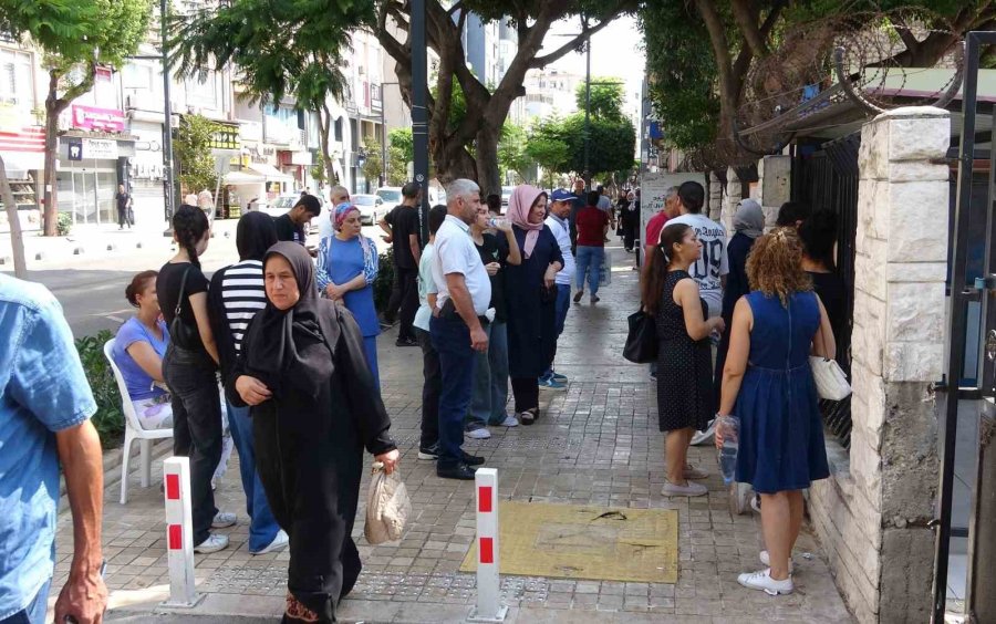 Bu Kez Geç Kalan Olmadı: Mersin’de Yks’nin İkinci Oturumu Ayt Başladı