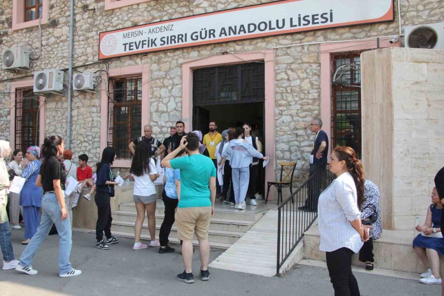 Bu Kez Geç Kalan Olmadı: Mersin’de Yks’nin İkinci Oturumu Ayt Başladı