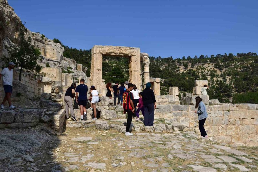 Mersin’deki Gizemli Hazineye Ziyaretçi Akını