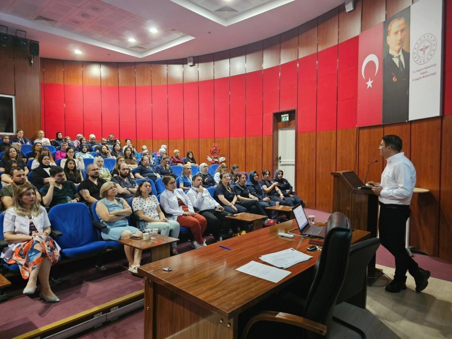 Sağlık Çalışanlarına Yönelik Palyatif Bakım Eğitimi Düzenlendi
