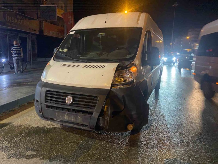 Antalya’da Minibüsün Çarptığı Çocuk Hayatını Kaybetti