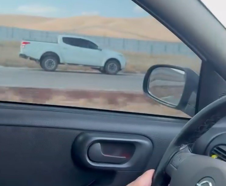 Ters Şeritten Giden Kamyonet Yürekleri Ağza Getirdi