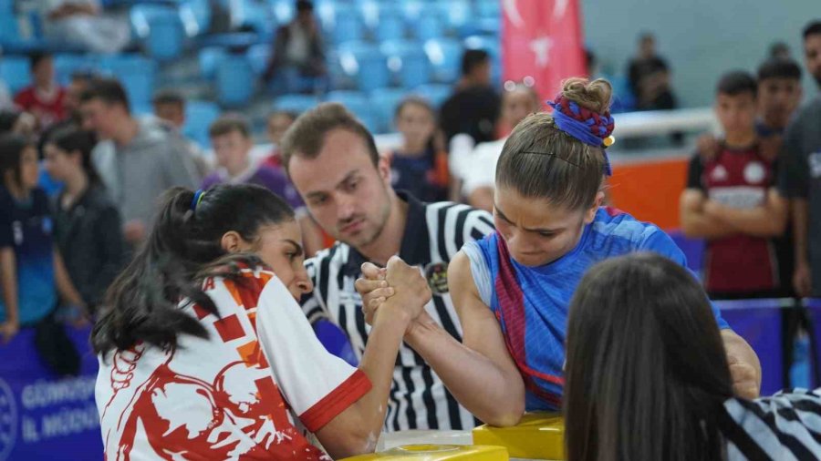 Taşımalı Köy Okulu Öğrencisi Antalyalı Ayşe, Türkiye Şampiyonu Oldu