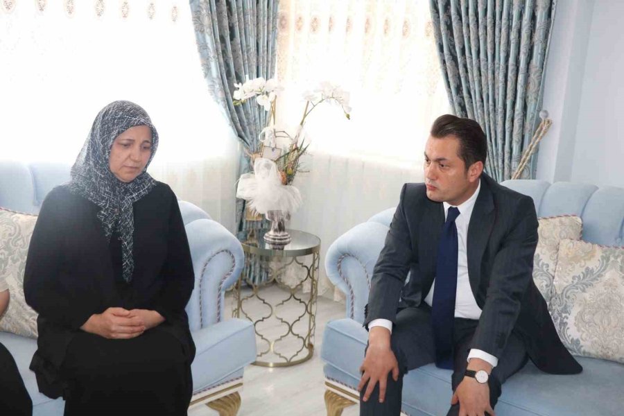Alanya’nın Yeni Kaymakamı Öztürk’ün İlk Ziyareti Şehit Ailesine