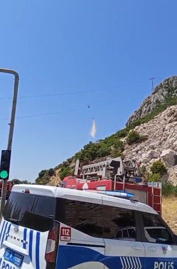 Antalya’da Ormanlık Alanda Yangın