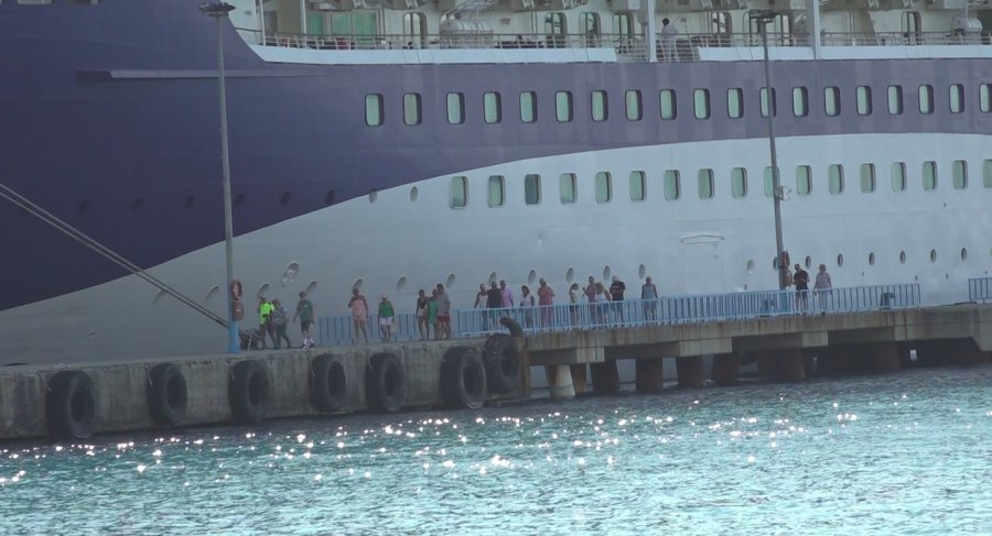 Bin 794 Yolcu 740 Mürettebatlı Dev Gemi Alanya’ya İskelesine Demirledi