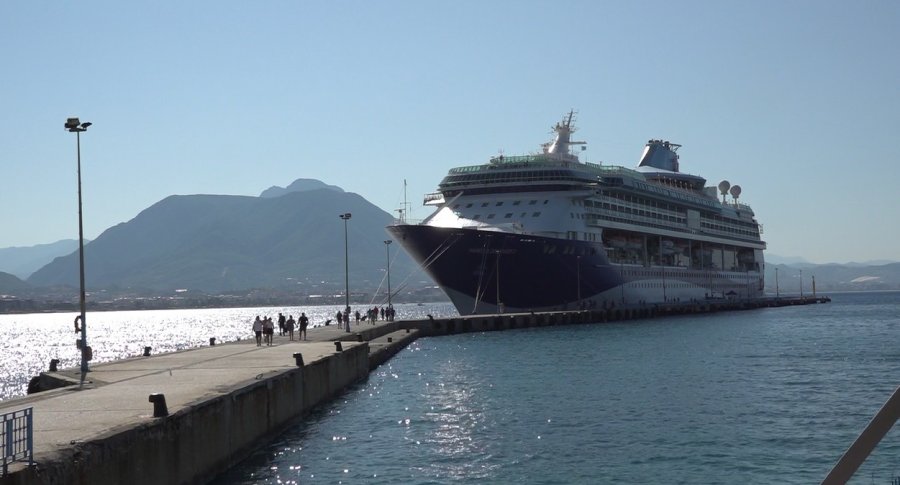 Bin 794 Yolcu 740 Mürettebatlı Dev Gemi Alanya’ya İskelesine Demirledi