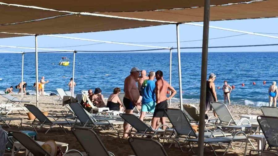 Antalya’da Tatil Yapan Turist Denizde Boğuldu
