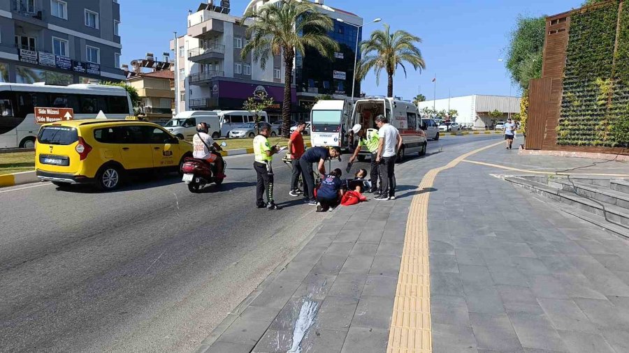 Yola Taşan Su Kazaya Neden Oldu, Motosiklet Sürücüsü Yaralandı