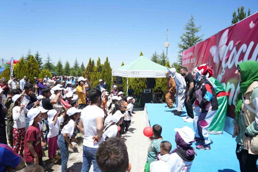 Tarlada Değil, Şenlikte Buluştular