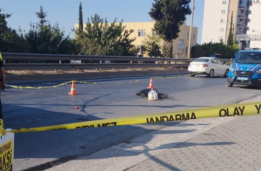 Otomobilin Çarptığı Yaşlı Adam Hayatını Kaybetti