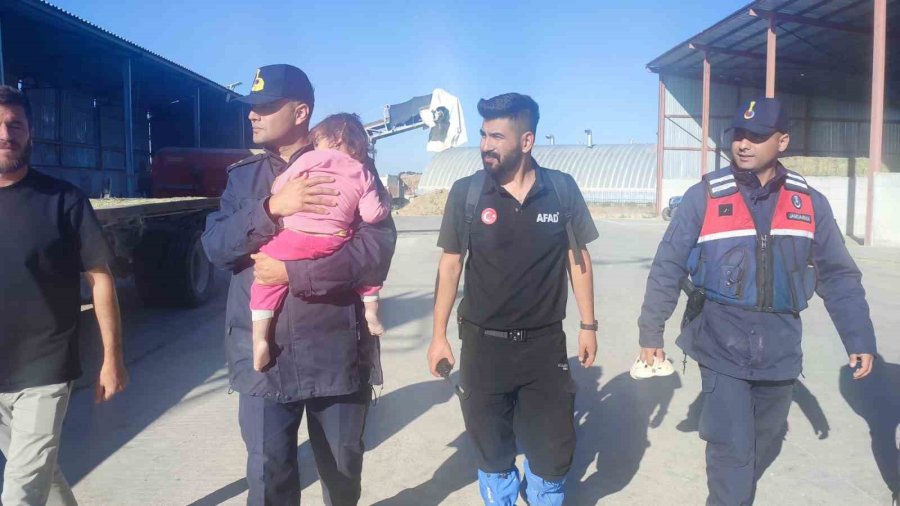 Karaman’da Kaybolan 2.5 Yaşındaki Kız Çocuğunu Jandarma Buldu