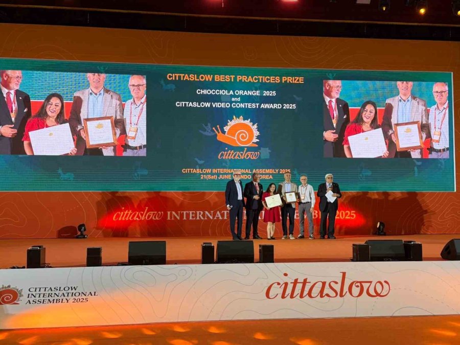 Cittaslow Fikir Maratonu Ödülü Başkan Böcek’e Takdim Edildi