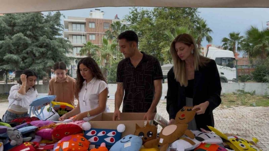 Bir Oyuncak Bin Umut: Akdenizli Öğrenciler Depremzede Çocukların Hayallerine Dokundu