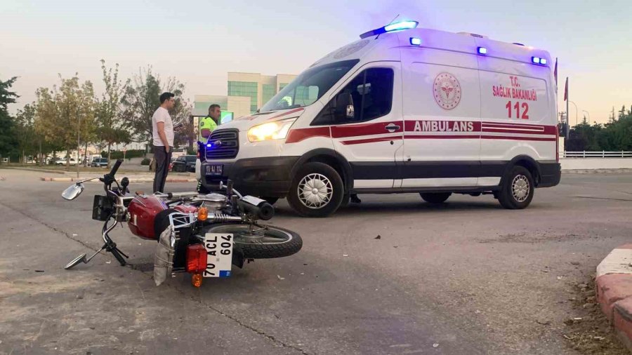Karaman’da Otomobille Çarpışan Motosiklet Sürücüsü Yaralandı