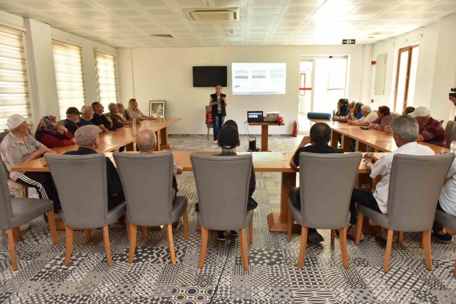 Kepez’den Huzurevi Sakinlerine Afet Bilinci Eğitimi