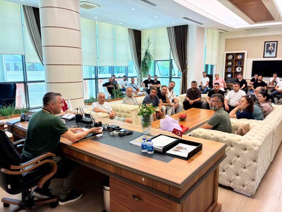 Manavgat Belediye Başkanı Kara, Pazar Esnafını Dinledi