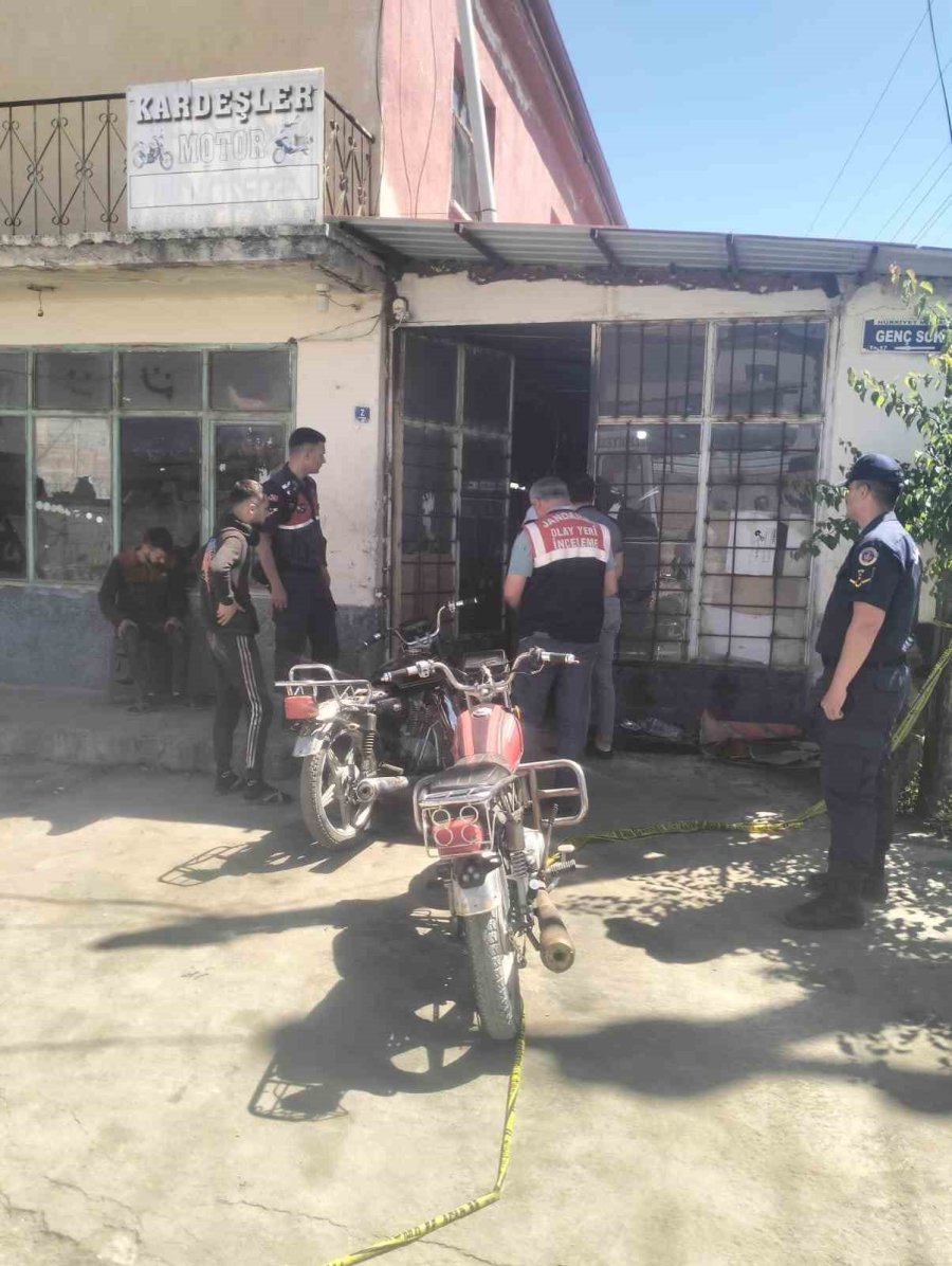 İş Yerine Rastgele Ateş Açıldı: 1 Ölü, 2 Ağır Yaralı