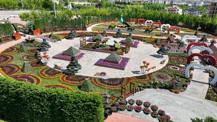 375 Bin Çiçek Görsel Şölen Sunuyor