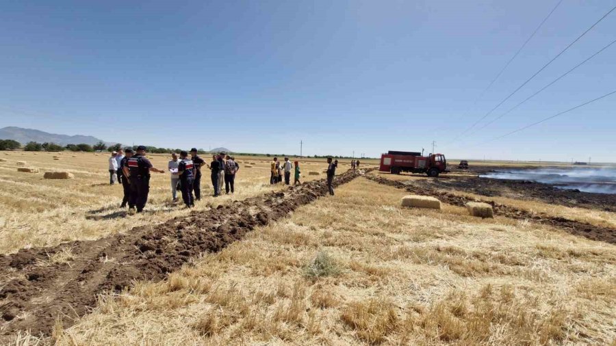 Yüksek Gerilim Hattına Temas Eden Balya Asansörü 40 Dönüm Tarlayı Kül Etti