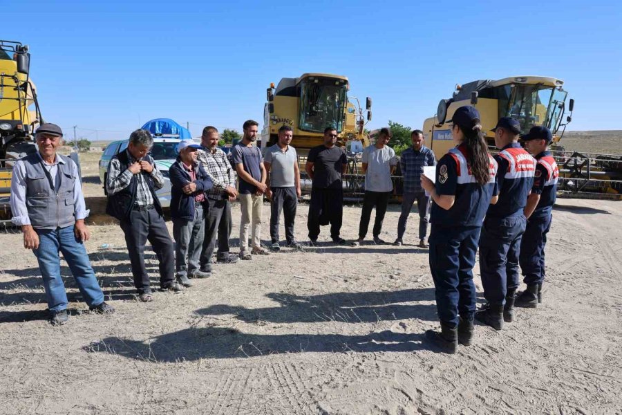 Jandarmadan Çiftçilere Anız Yakmama Eğitimi
