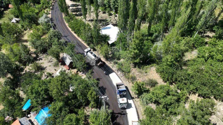 Kaş Beldibi Ve Sütleğen Grup Yolu Asfaltlanıyor