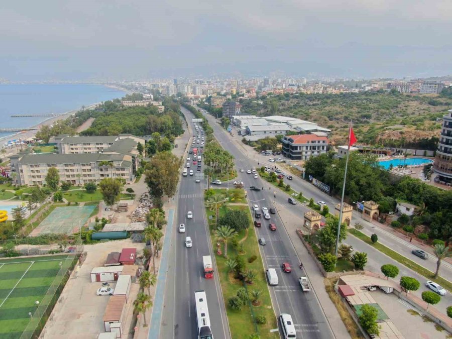 Antalya’da 2 Haftada 33 Bini Aşkın Sürücüye Ceza Kesildi