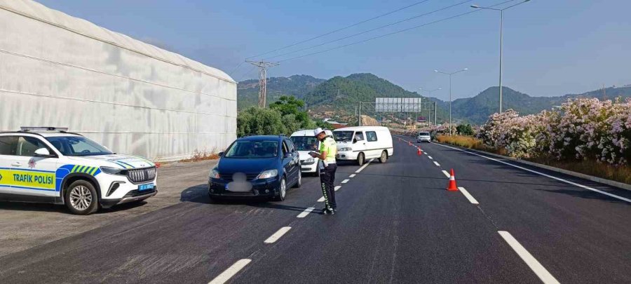 Antalya’da 2 Haftada 33 Bini Aşkın Sürücüye Ceza Kesildi