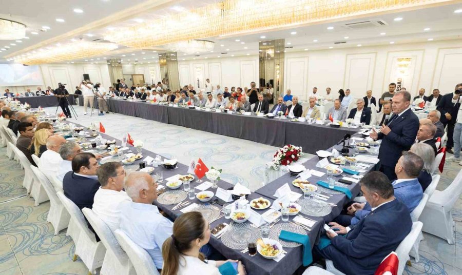 Seçer: "mersin, Gerçekten Mersin Halkıyla Yönetiliyor"