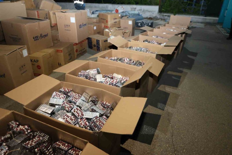 Dronla Takip Edilen Kamyonette 332 Bin Adet Sentetik Ecza Ele Geçirildi