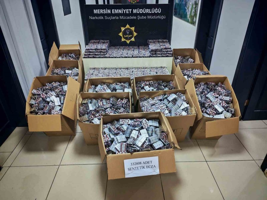 Dronla Takip Edilen Kamyonette 332 Bin Adet Sentetik Ecza Ele Geçirildi