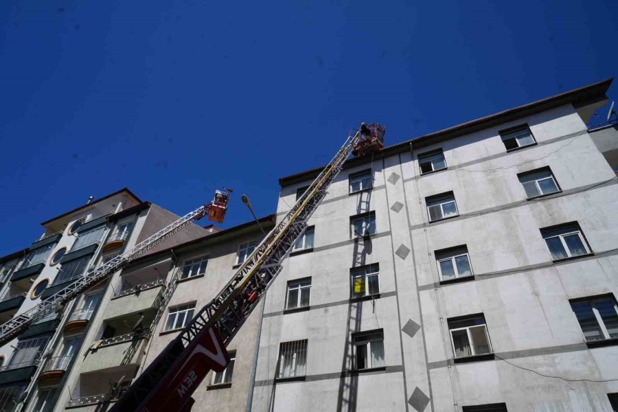 Niğde’de Bacadan Çıkan Yangın Korkuttu