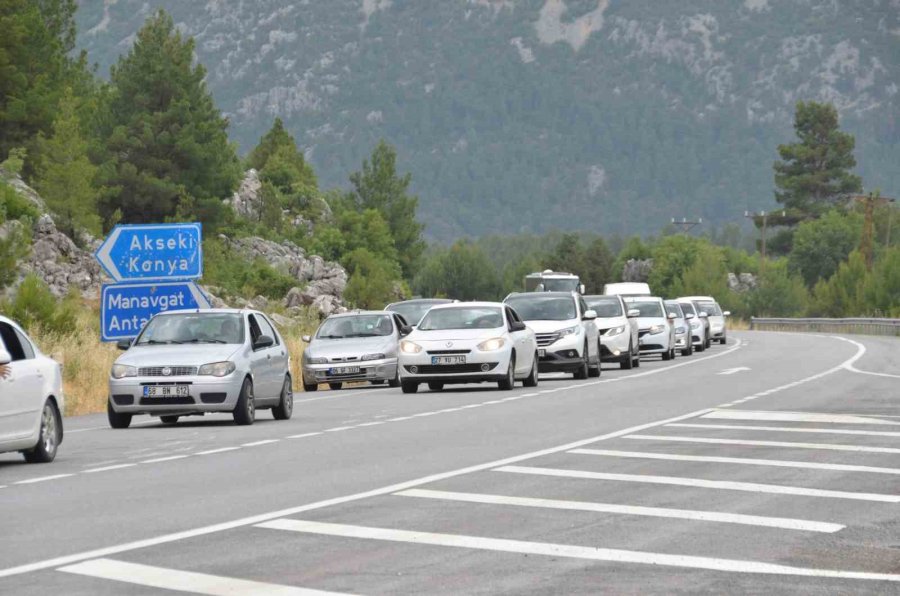 Antalya’da Araç Artış Oranı Nüfus Artış Oranını Solladı, Trafikte 1,6 Milyon Taşıt