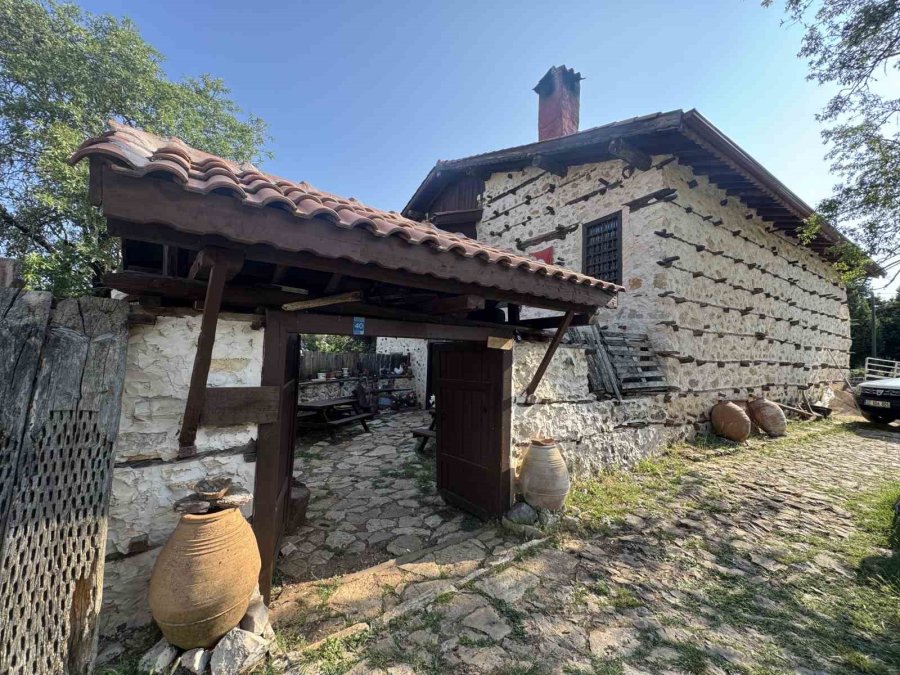 Antalya’nın 15 Haneli 50 Nüfuslu Beton Yapı Bulunmayan 800 Yıllık Tarihi Köyüne Turist Akını