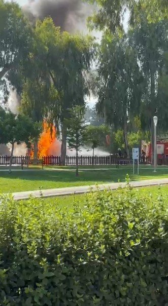 Antalya’da Otomobil Alev Topuna Döndü