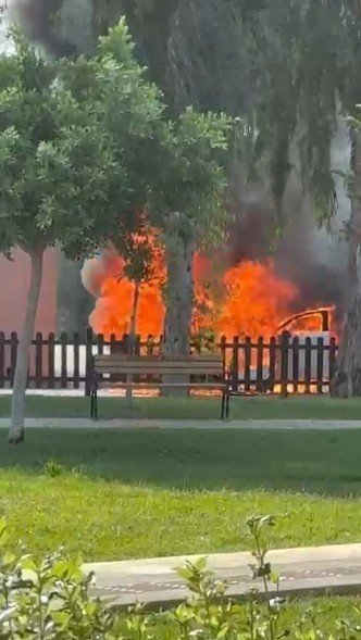 Antalya’da Otomobil Alev Topuna Döndü