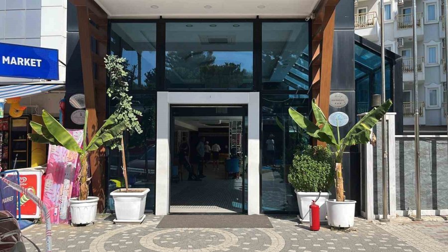 Alanya’da Otelin Kazan Dairesindeki Yangın Korkuttu