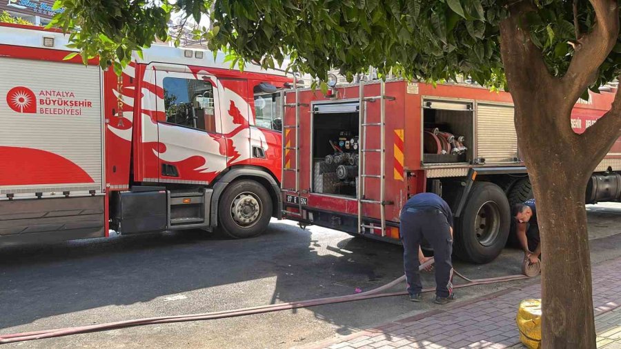 Alanya’da Otelin Kazan Dairesindeki Yangın Korkuttu