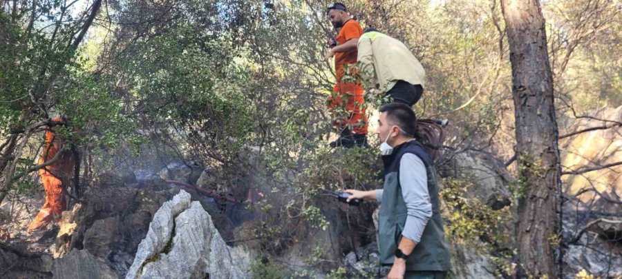 Finike’deki Orman Yangını Kontrol Altına Alındı