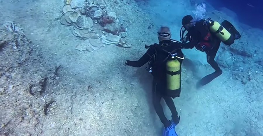 Bakan Ersoy, Akdeniz’in 2 Bin Yıllık Su Altı Hazinesine Dalış Yaptı