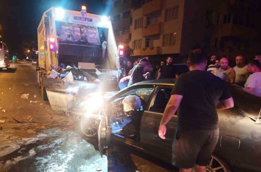 Mersin’de Alkollü Sürücünün Çöp Aracına Çarptığı Kazada 1 Temizlik Personeli Öldü 4’ü Yaralandı
