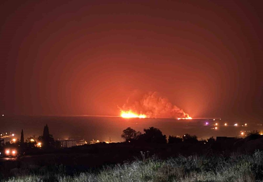 Göksu Deltası’nda Sazlık Alanda Yangın