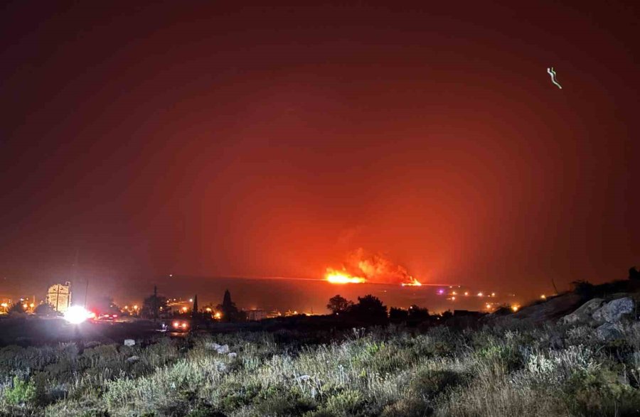 Göksu Deltası’nda Sazlık Alanda Yangın
