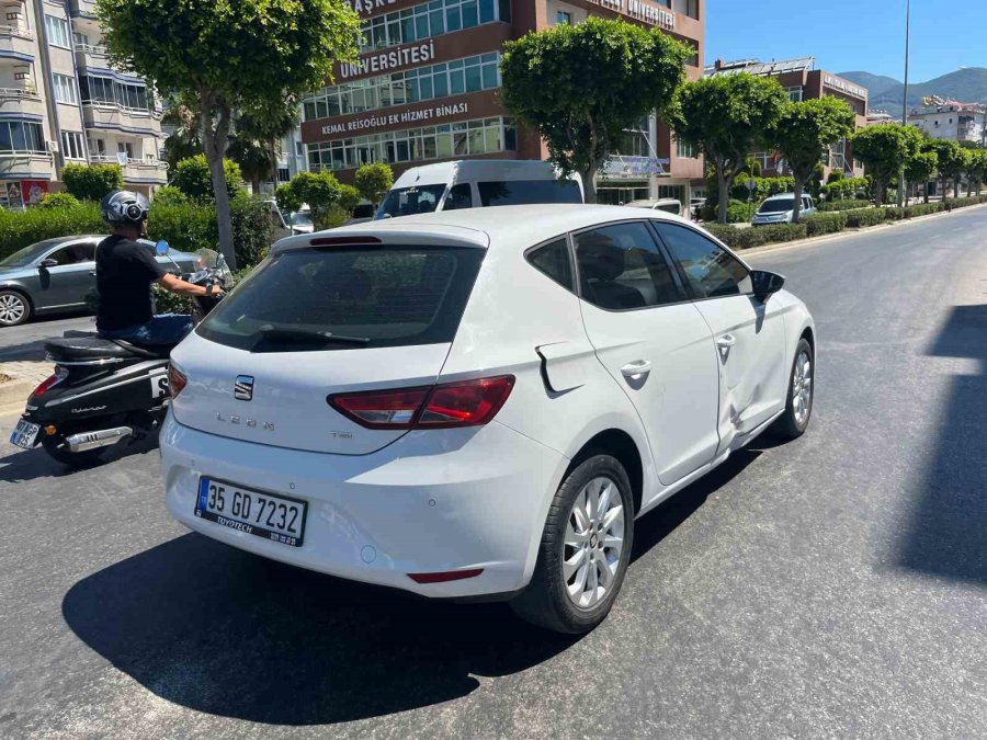 Alanya’da Motosiklet İle Otomobil Çarpıştı: 1 Yaralı