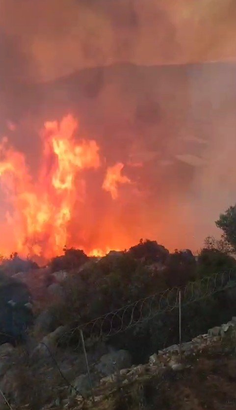 Gazipaşa’daki Orman Yangınında Gözetleme Kulesindeki Personelin Zor Anları Kamerada