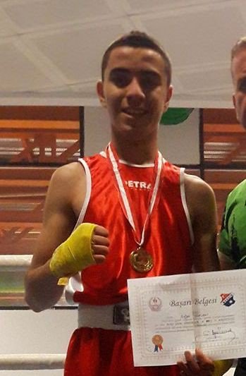 Mersin’de 3 Genç, Oto Yıkama Dükkanında Ölü Bulundu