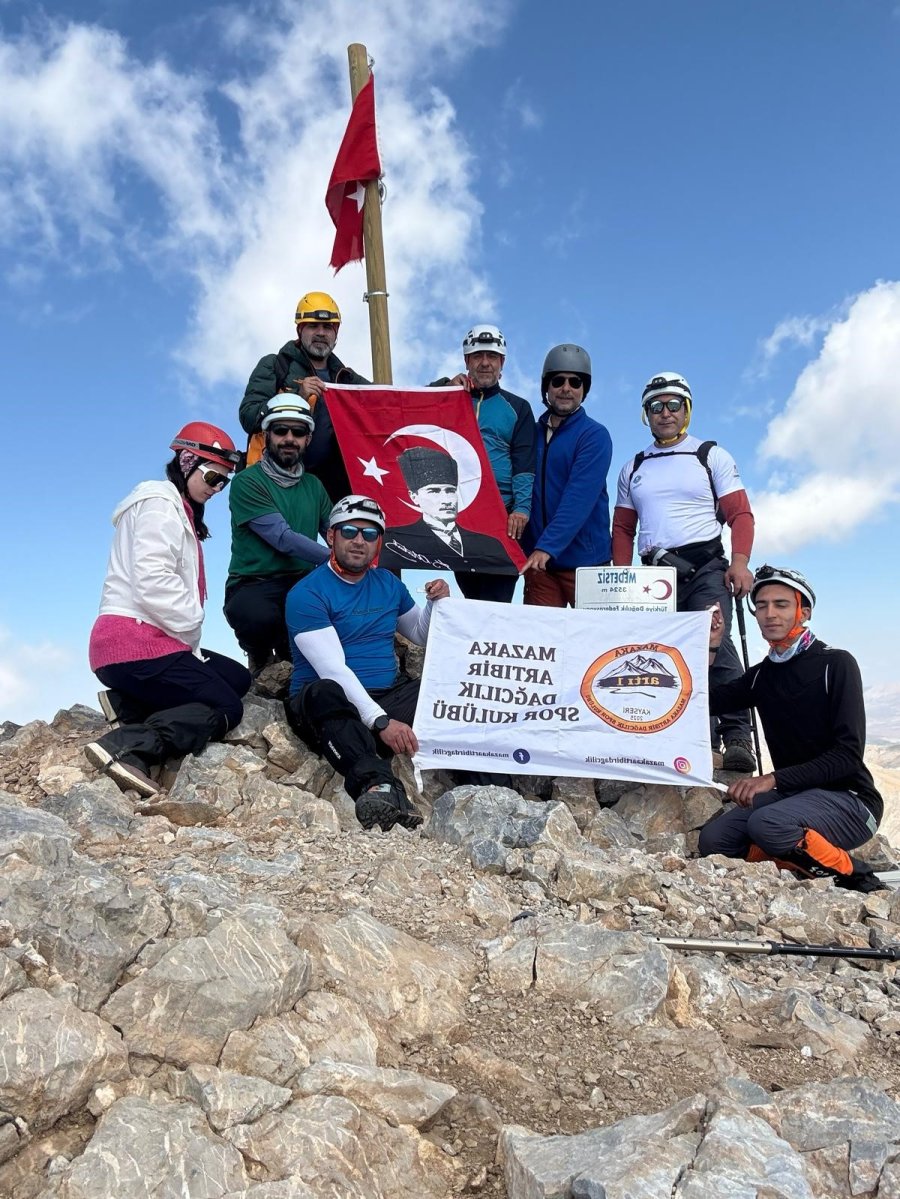Sporcular Bolkarların Zirvesinde Doğayla Buluştu