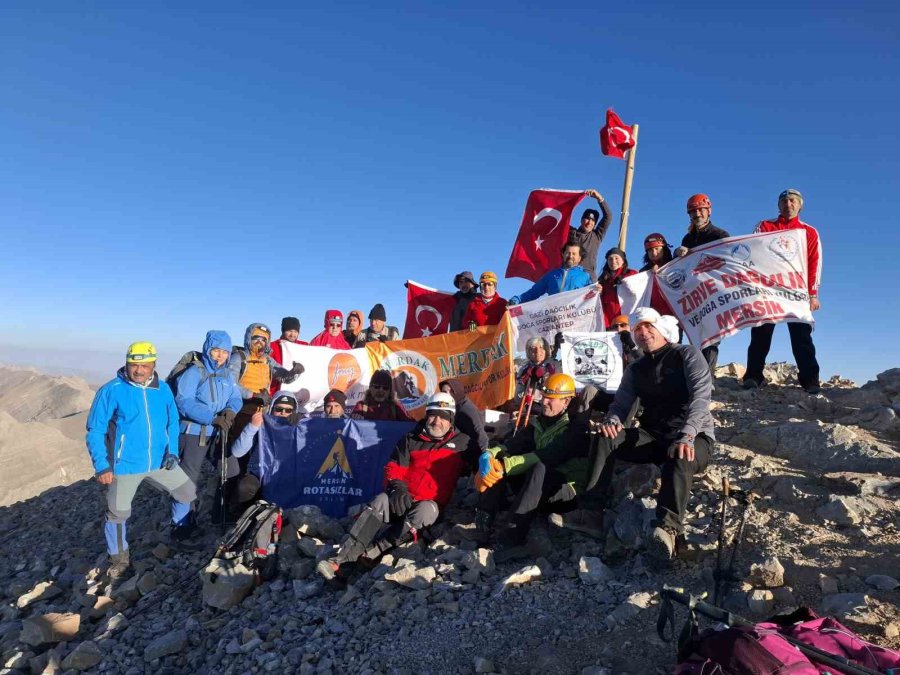 Merdak’ın 19. Ulusal Dağcılık Festivali’nde Medetsiz Zirvesine Anma Tırmanışı Yapıldı